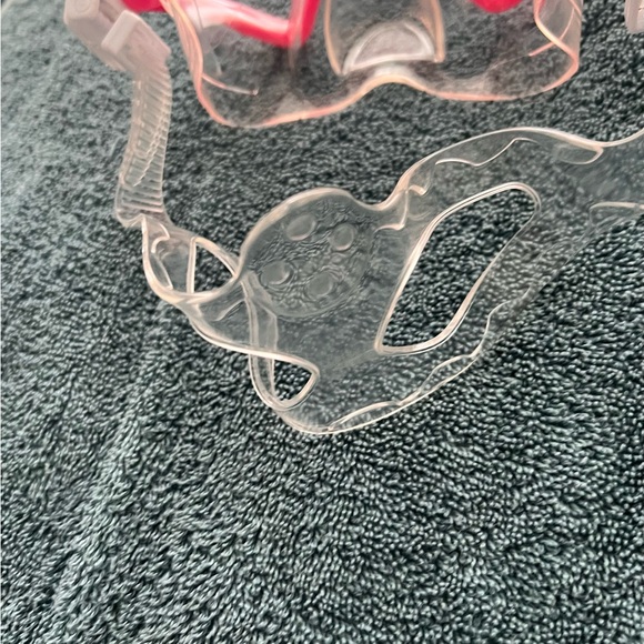 AQUA LUNG SWIM MASK AND SNORKEL- NWOT PINK/ WHITE -ADULT - Picture 8 of 12